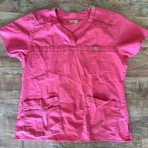 Wonder wink scrub top